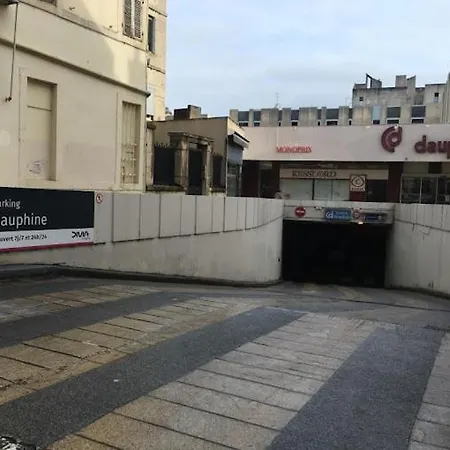 Lamartine -parking Dauphine *