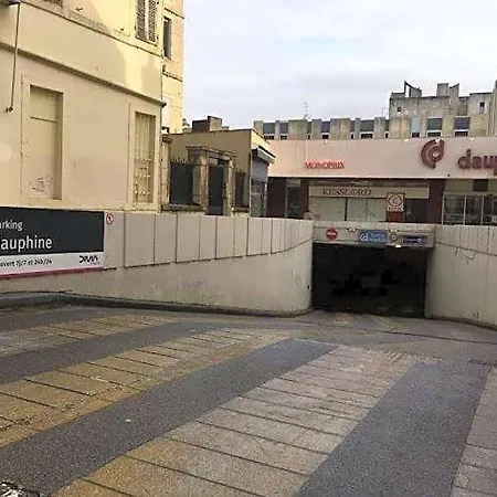 Lamartine -parking Dauphine ديجون