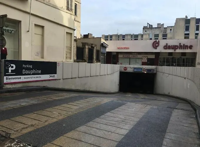 Lamartine -parking Dauphine *