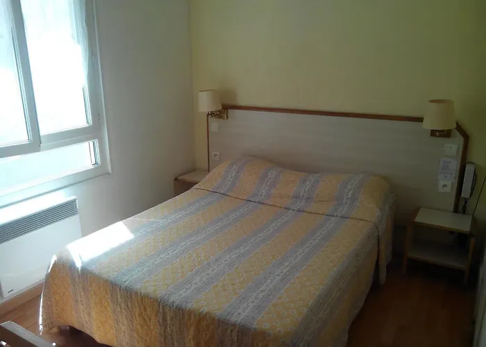 Lamartine -parking Dauphine Hotel